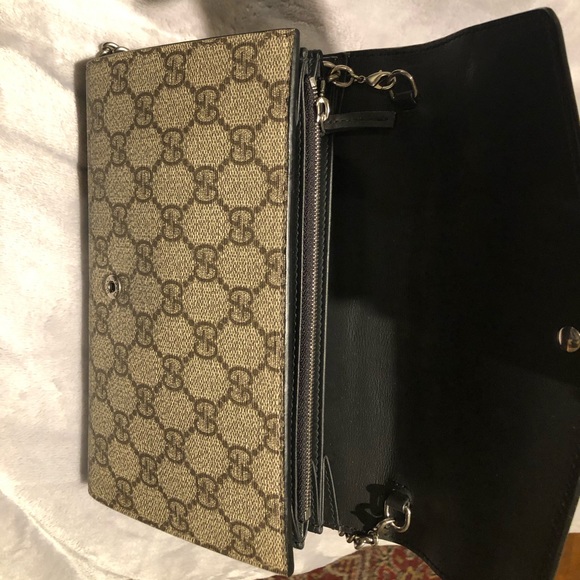 Selling Gucci Bag - Picture 2 of 3